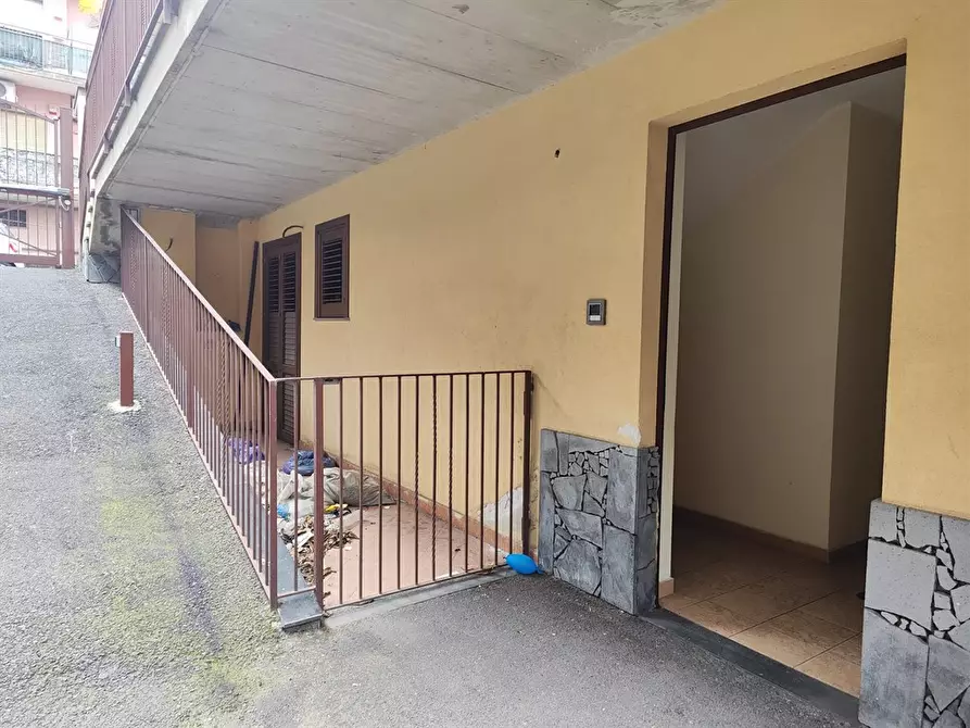 appartamento in vendita a Valverde(CT)