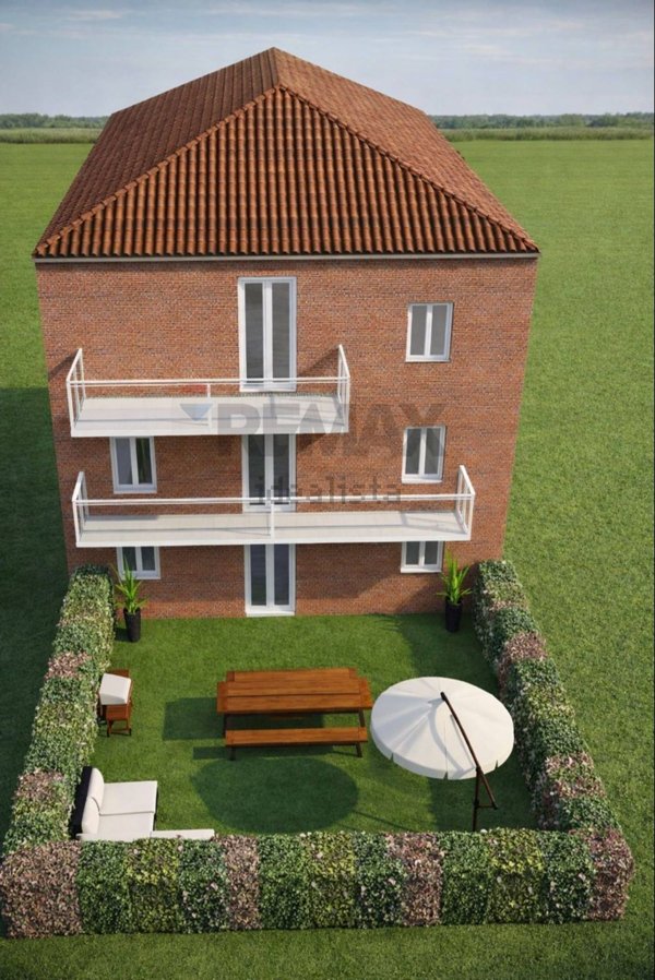 casa indipendente in vendita a Valverde(CT)