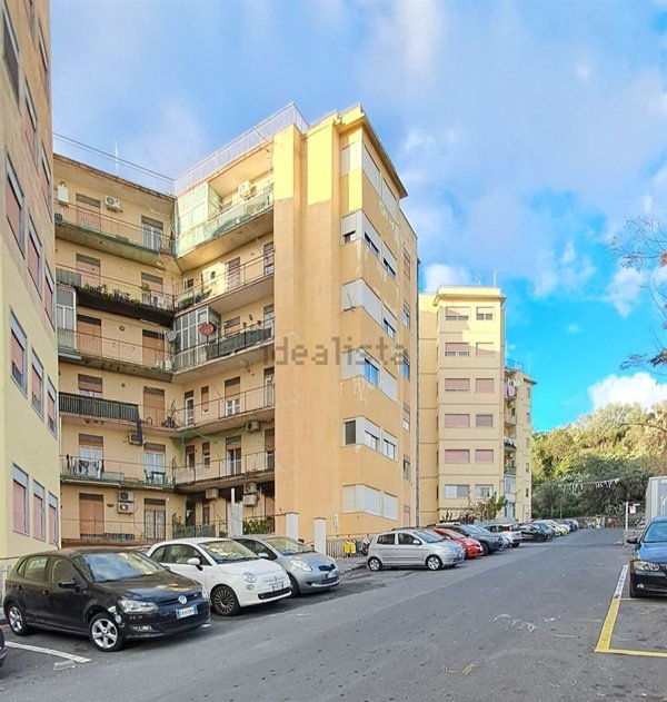 appartamento in vendita a Valverde(CT)