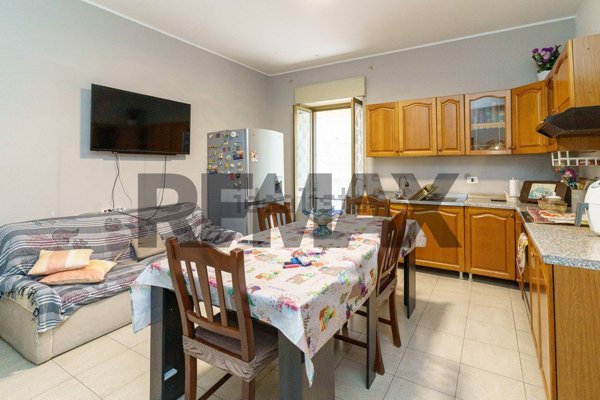 appartamento in vendita a Valverde(CT)