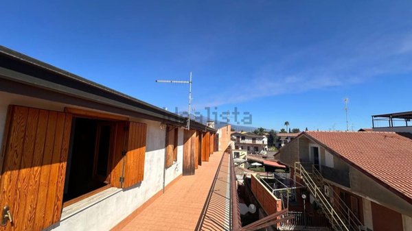 appartamento in vendita a Valverde(CT)