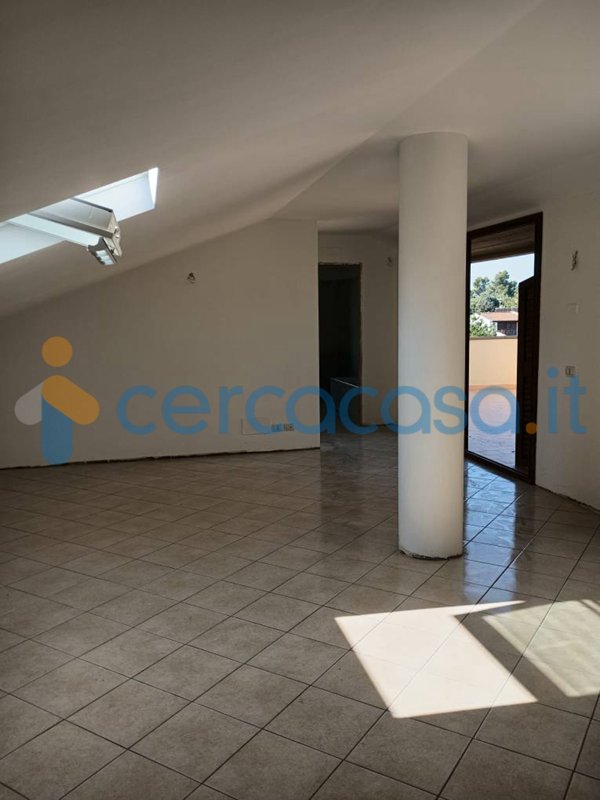 appartamento in vendita a Valverde(CT)