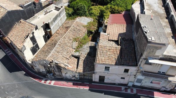 terreno in vendita a Valverde(CT)