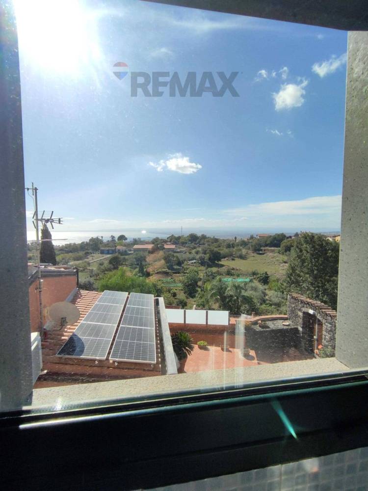 appartamento in vendita a Valverde(CT)