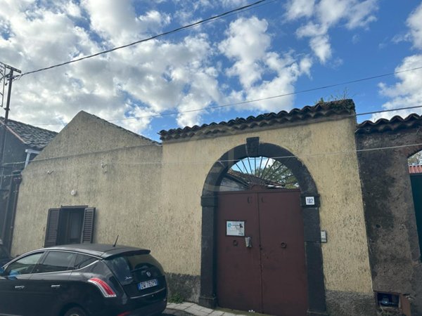 casa indipendente in vendita a Viagrande