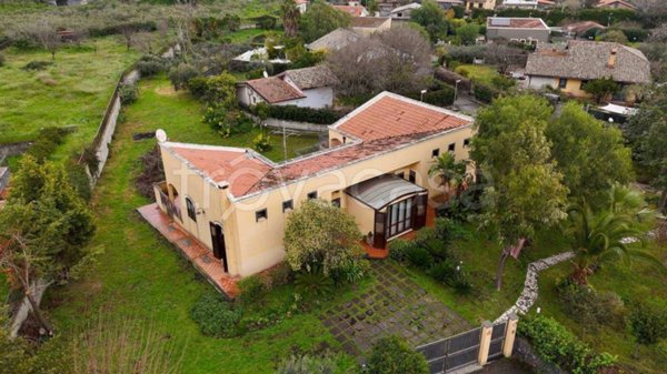 casa indipendente in vendita a Viagrande