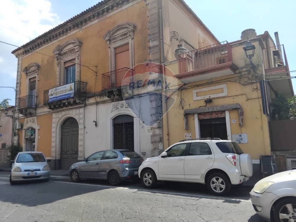 negozio in vendita a Viagrande