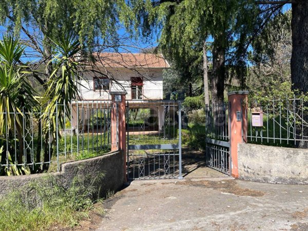 casa indipendente in vendita a Viagrande