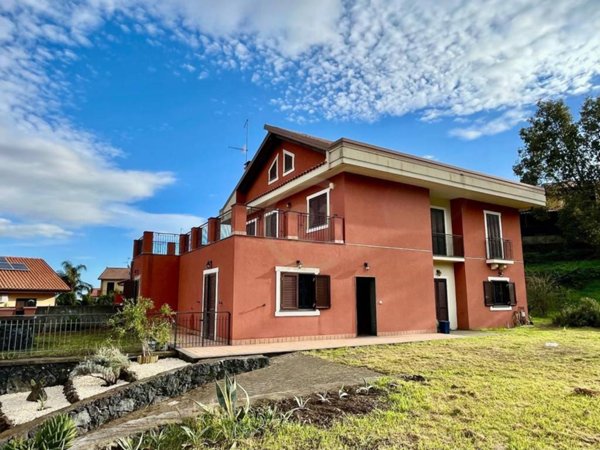 casa indipendente in vendita a Viagrande