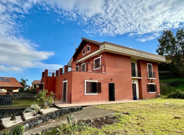 casa indipendente in vendita a Viagrande