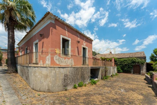 casa indipendente in vendita a Viagrande