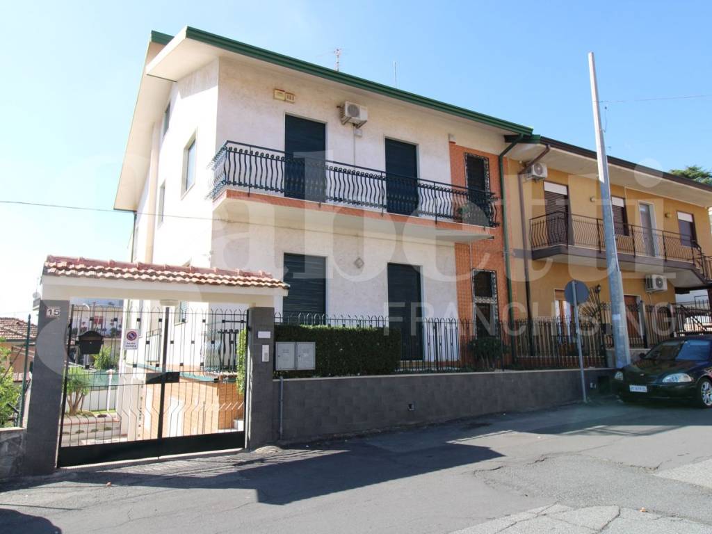 casa indipendente in vendita a Viagrande