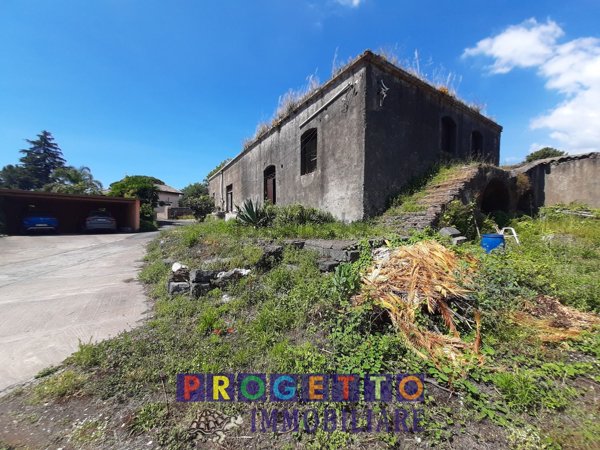 pentavano in vendita a Viagrande
