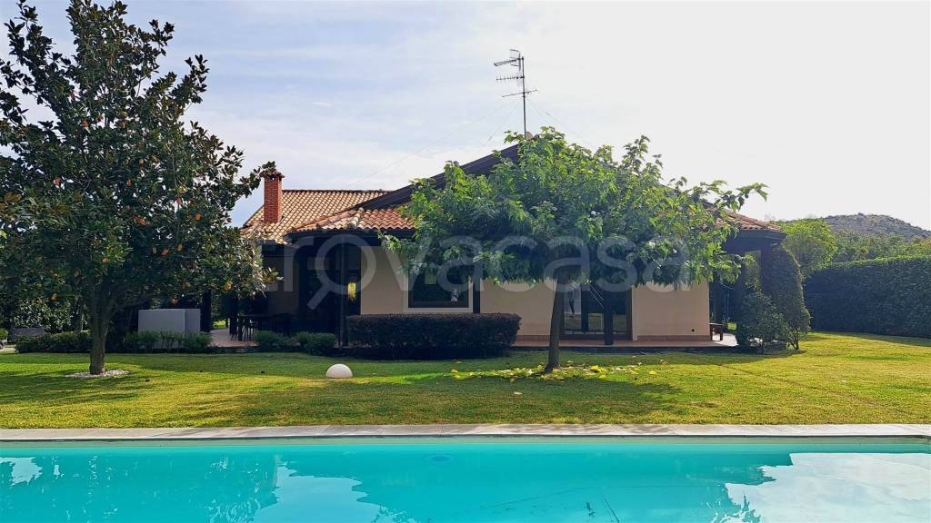 casa indipendente in vendita a Viagrande