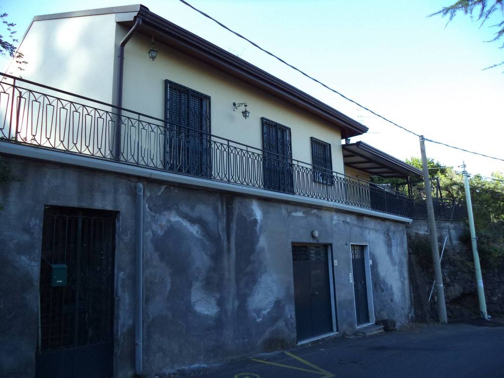 casa indipendente in vendita a Viagrande