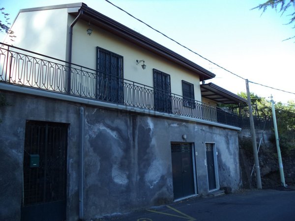 casa indipendente in vendita a Viagrande