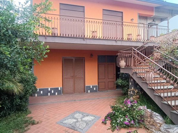 casa indipendente in vendita a Viagrande