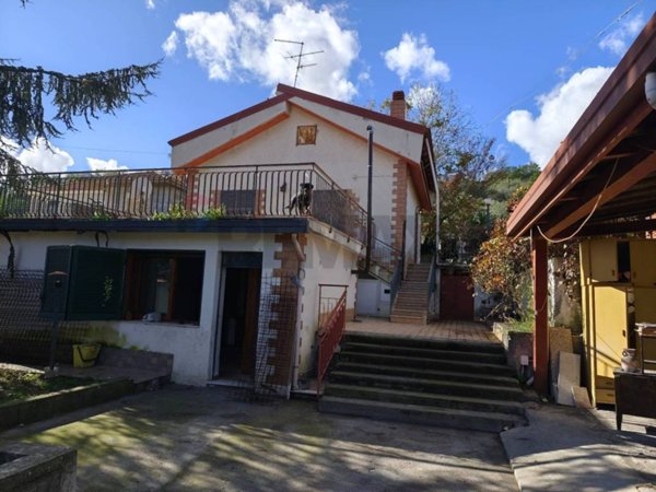 casa indipendente in vendita a Viagrande