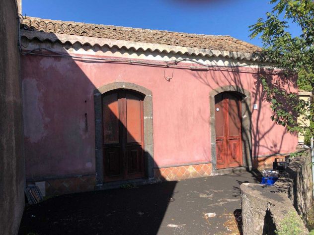 negozio in vendita a Viagrande