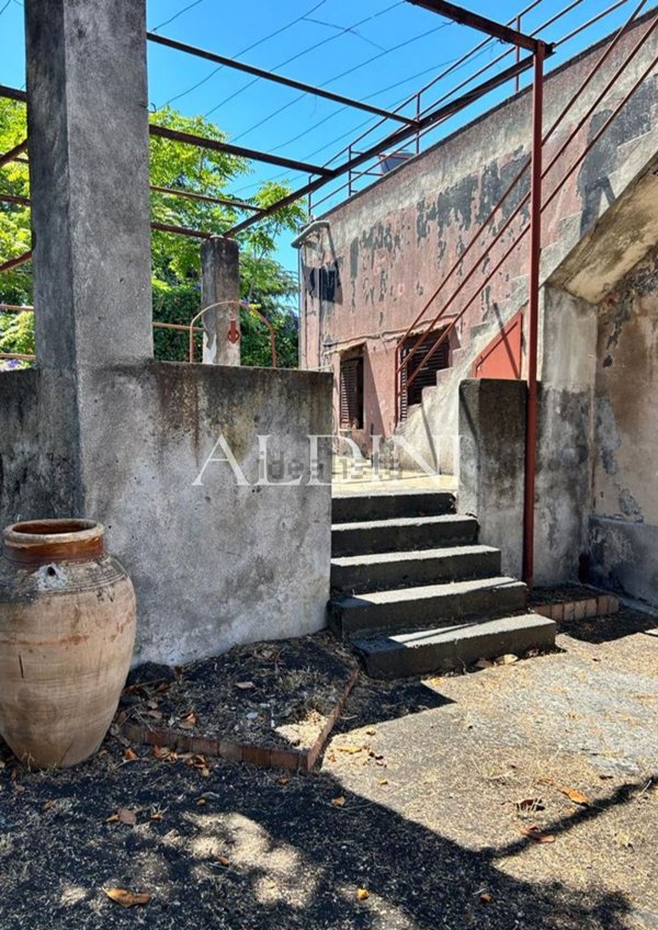 casa indipendente in vendita a Viagrande