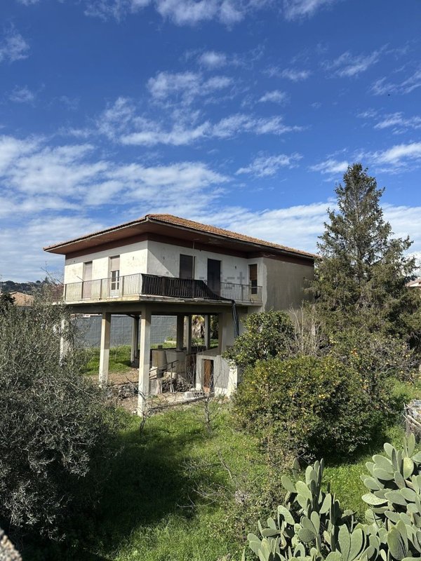 casa indipendente in vendita a Viagrande