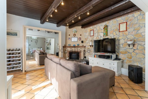 casa indipendente in vendita a Viagrande