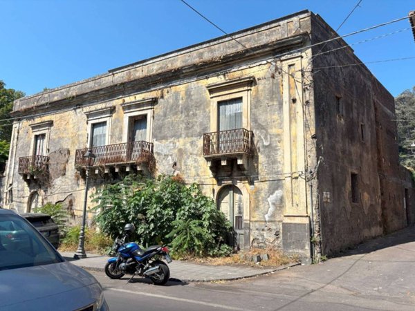 intera palazzina in vendita a Viagrande