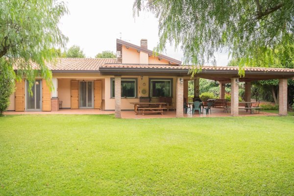 casa indipendente in vendita a Viagrande