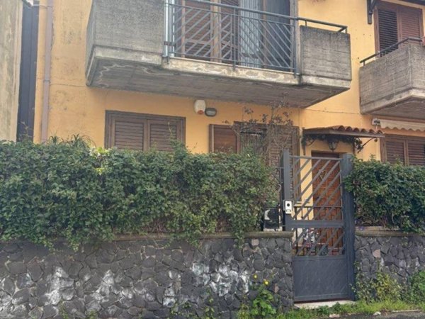 casa indipendente in vendita a Viagrande