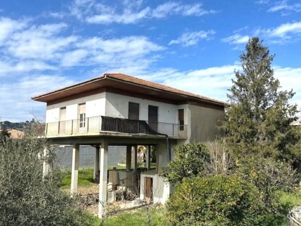 casa indipendente in vendita a Viagrande