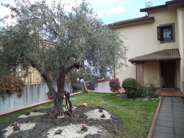 casa indipendente in vendita a Viagrande