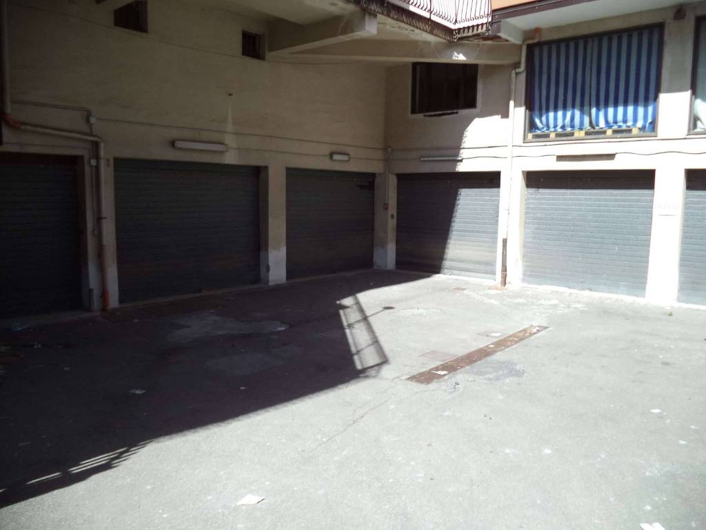 locale commerciale in vendita a Viagrande