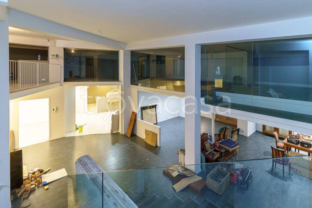 locale commerciale in vendita a Viagrande