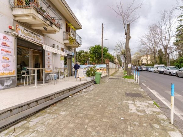 negozio in vendita a Viagrande