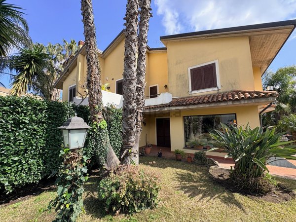casa indipendente in vendita a Viagrande