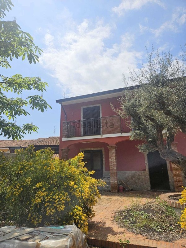 casa indipendente in vendita a Viagrande