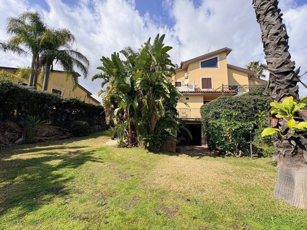 casa indipendente in vendita a Viagrande