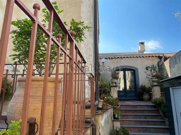 casa indipendente in vendita a Viagrande