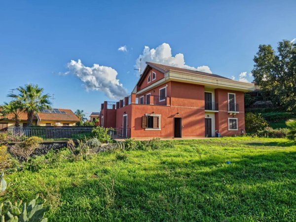 casa indipendente in vendita a Viagrande