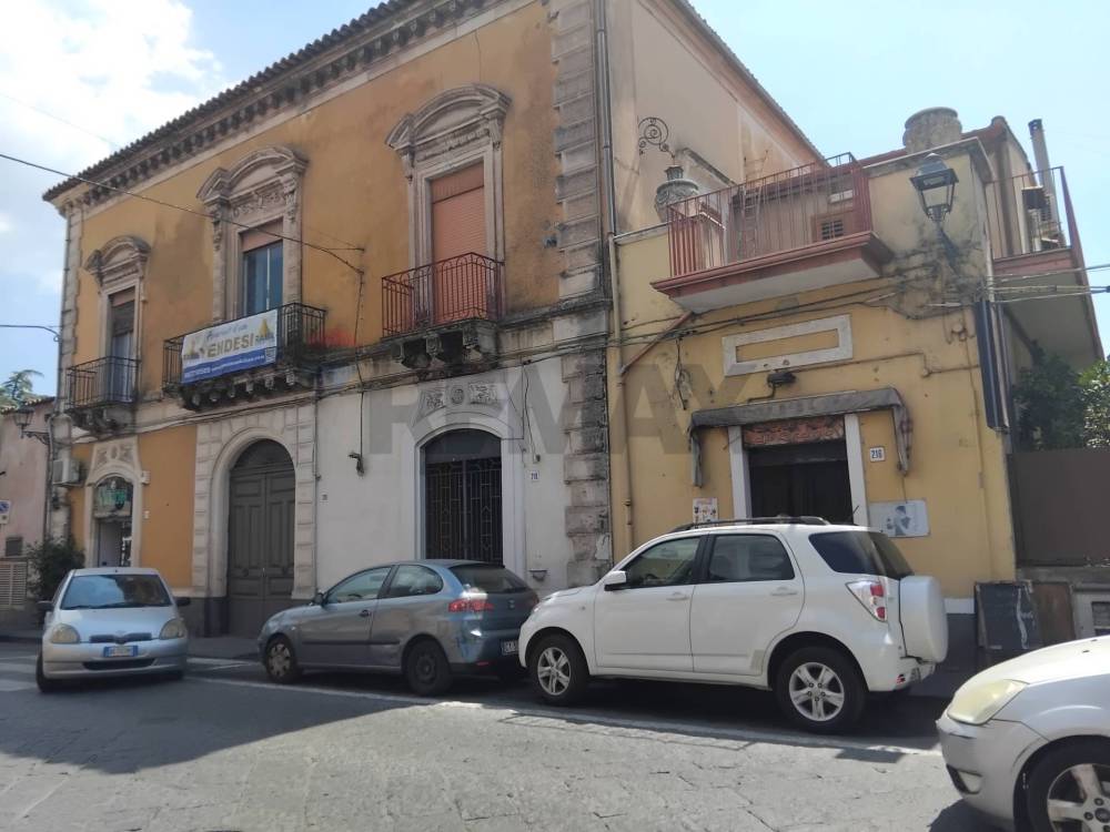 negozio in vendita a Viagrande