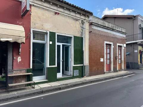 negozio in vendita a Viagrande