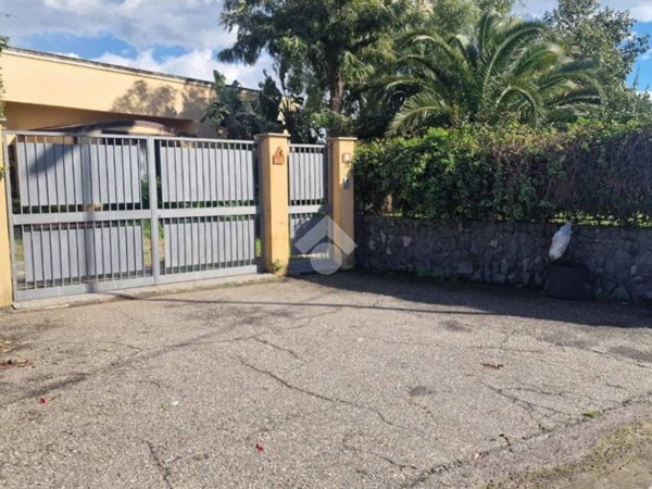 casa indipendente in vendita a Viagrande