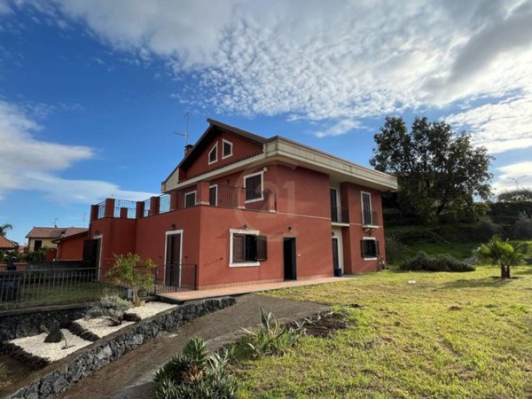 casa indipendente in vendita a Viagrande