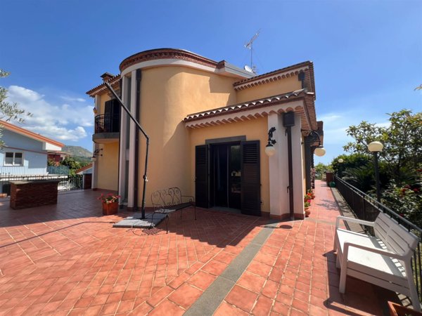 casa indipendente in vendita a Viagrande