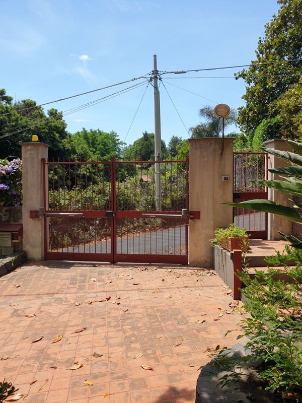 casa indipendente in vendita a Viagrande