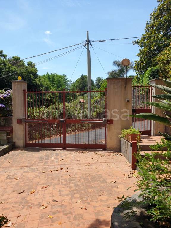 casa indipendente in vendita a Viagrande