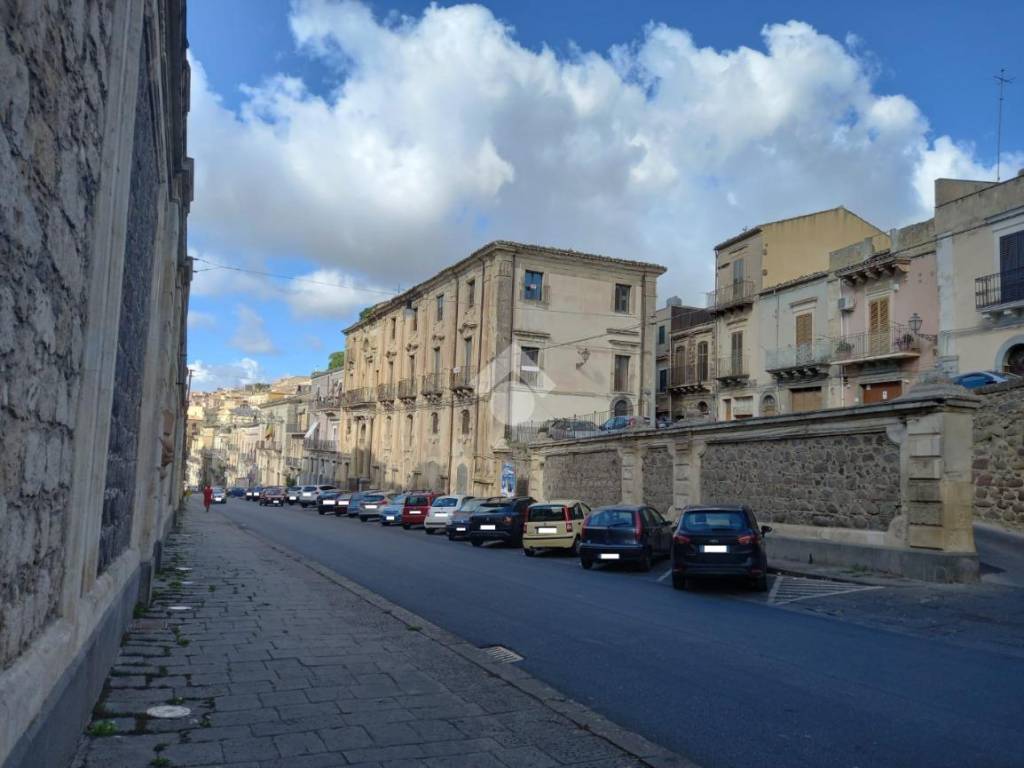 intera palazzina in vendita a Vizzini