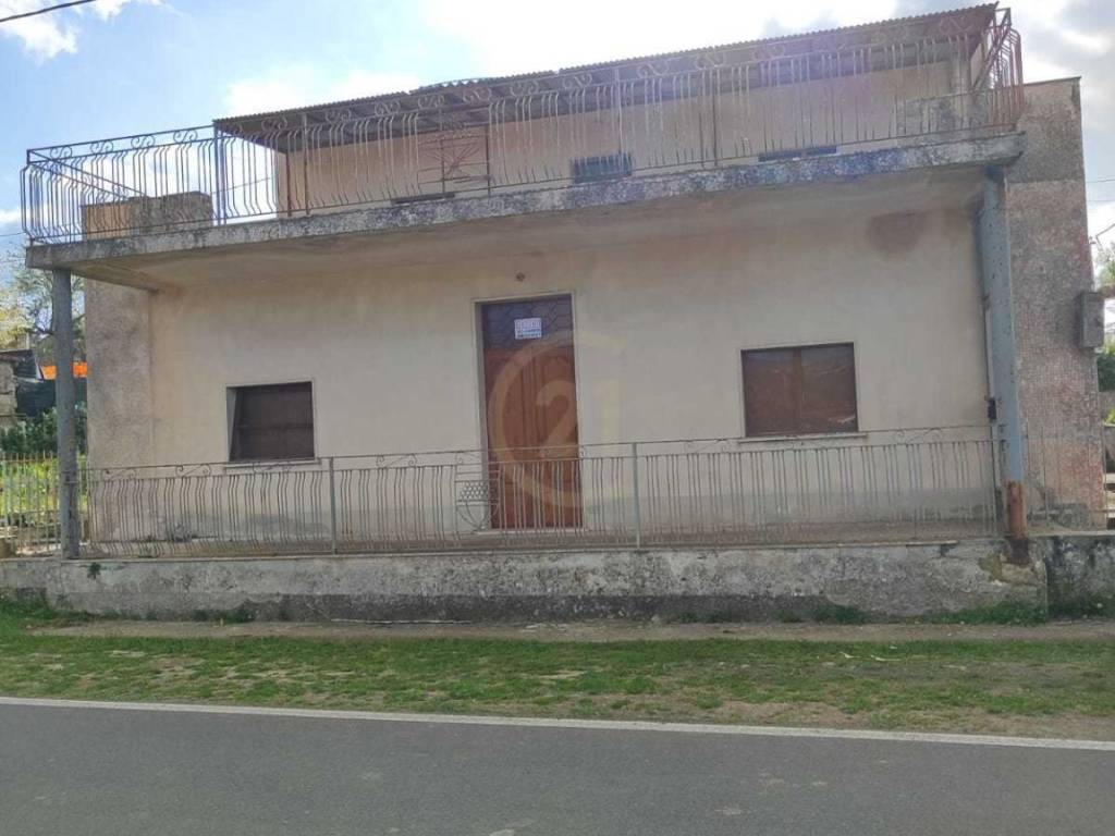 casa indipendente in vendita a Vizzini in zona Vizzini Scalo