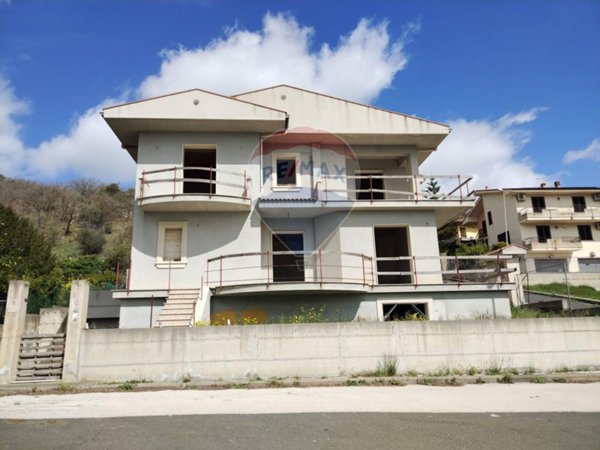 casa indipendente in vendita a Vizzini