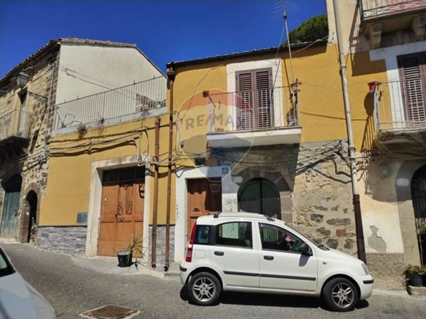 casa indipendente in vendita a Vizzini